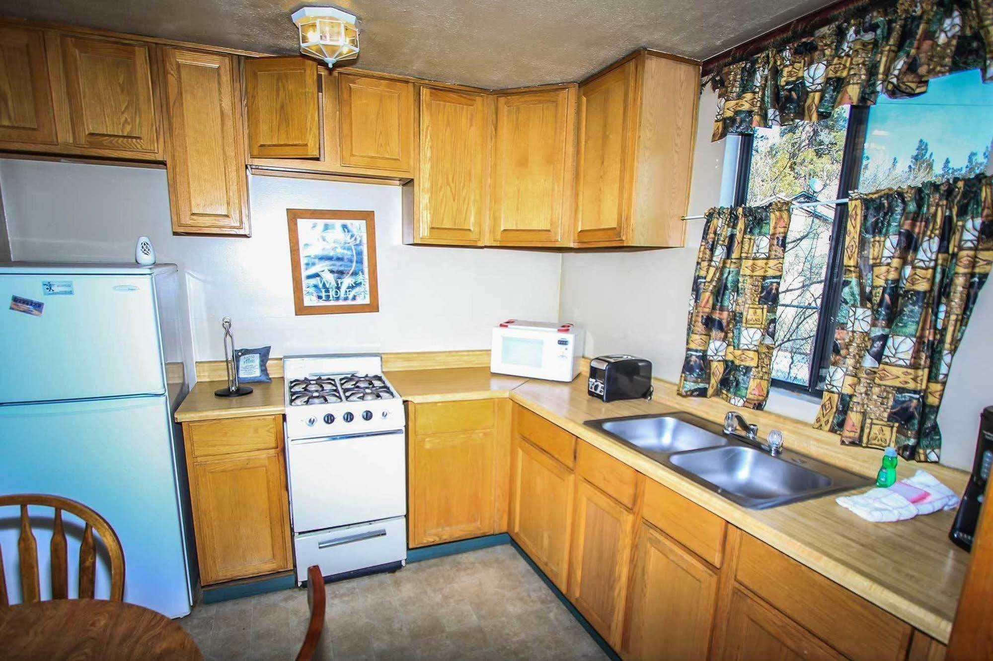 ביג בר לייק Shore Acres Lodge מראה חיצוני תמונה