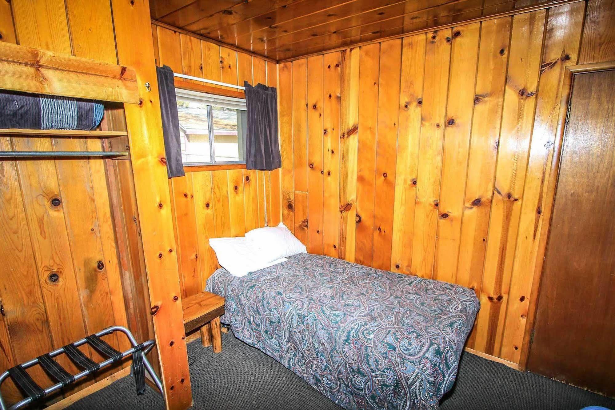 ביג בר לייק Shore Acres Lodge מראה חיצוני תמונה